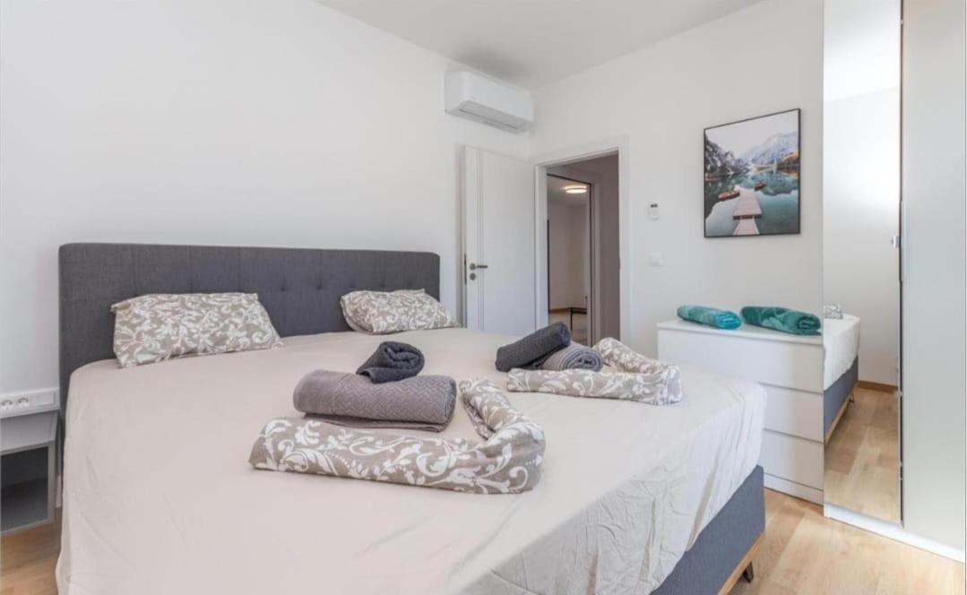 Dvj Apartments 3 Sveti Filip i Jakov Bagian luar foto