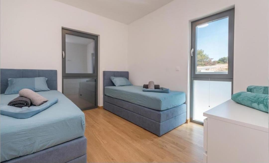 Dvj Apartments 3 Sveti Filip i Jakov Bagian luar foto