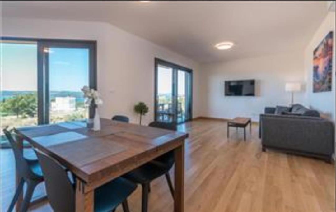 Dvj Apartments 3 Sveti Filip i Jakov Bagian luar foto